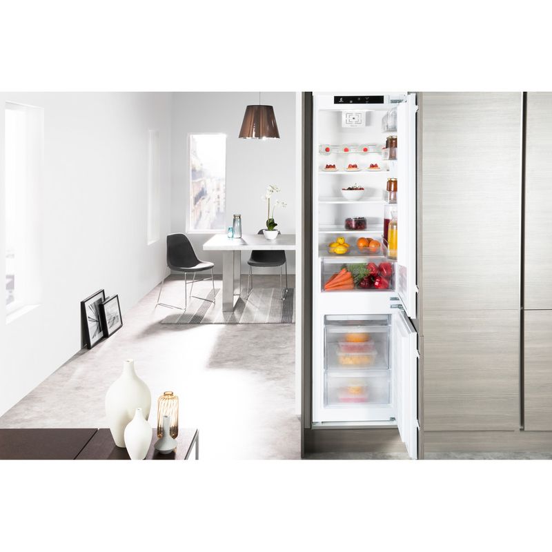 Whirlpool-Lodowka-z-zamrażarką-Do-zabudowy-ART-9812-A--SF-Biel-Dwudrzwiow-y-a-Lifestyle-frontal-open