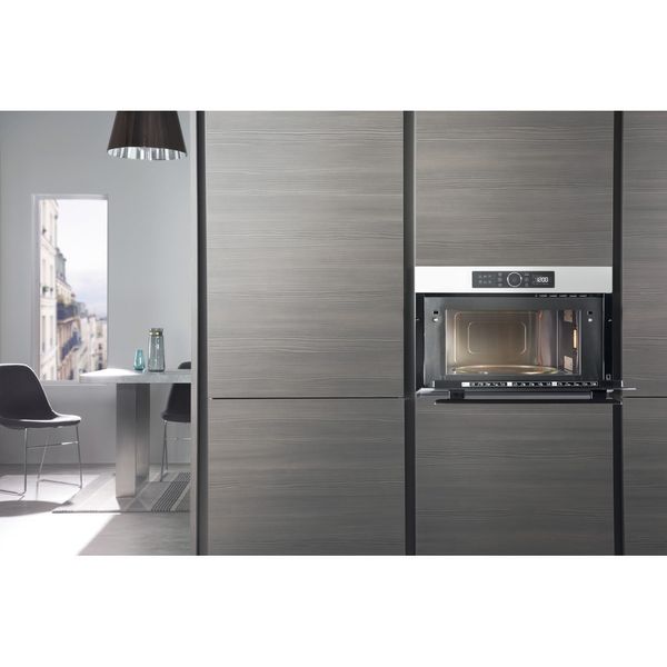 Whirlpool-Mikrofalowka-Do-zabudowy-AMW-730-WH-Biel-Elektroniczny-31-MW---Grill-1000-Lifestyle-frontal-open