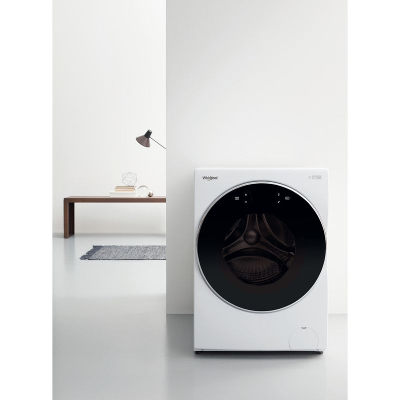 Whirlpool-Pralka-Wolnostojące-FRR12451-Biel-Ładowany-od-frontu-A----Lifestyle-frontal