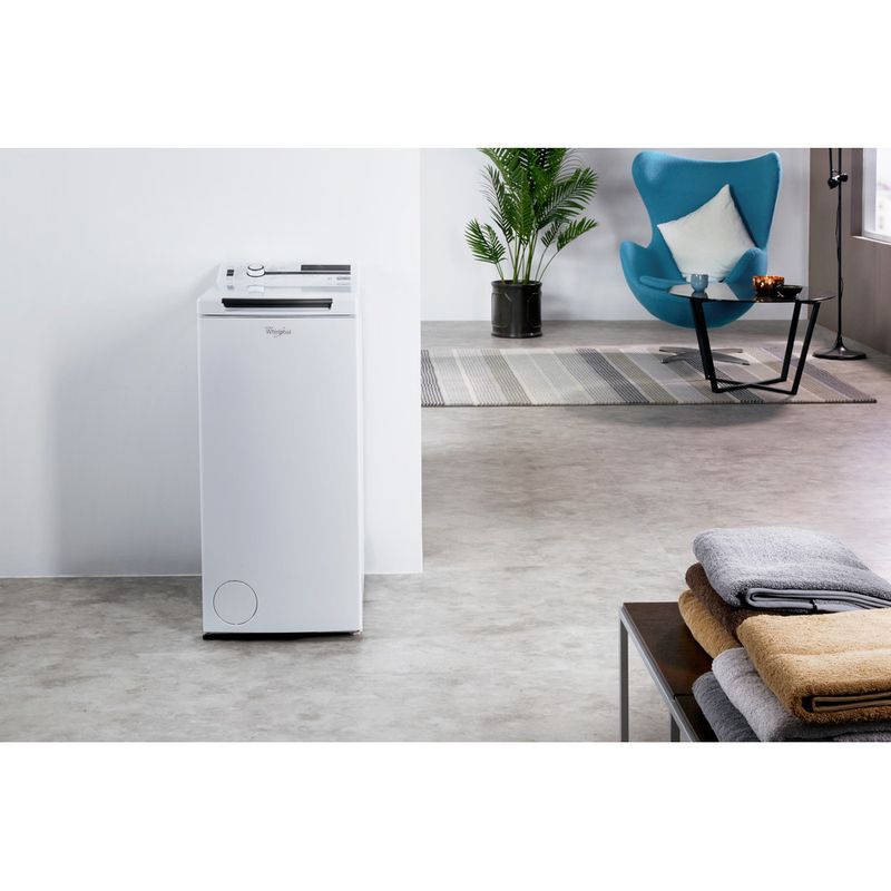 Whirlpool-Pralka-Wolnostojące-TDLR-70230-Biel-Ładowana-od-gory-A----Lifestyle-frontal