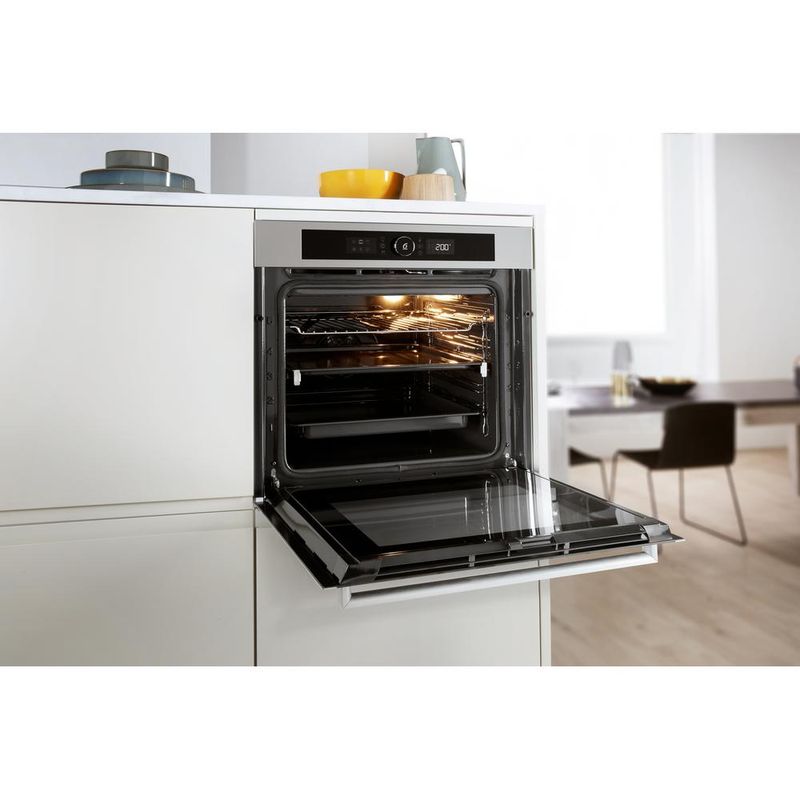 Whirlpool Piekarnik Do zabudowy OAKZ9 7921 CS IX Elektryczny A+ Lifestyle perspective open