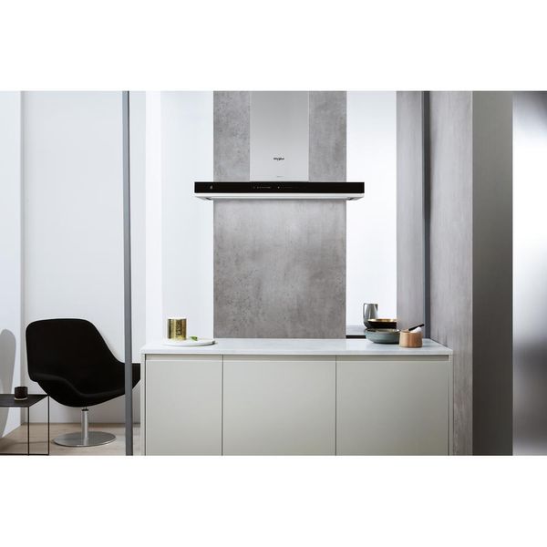 Whirlpool-Okap-Do-zabudowy-WHSS-90F-TS-K-Czarny-Kominowy-Elektroniczny-Lifestyle-frontal