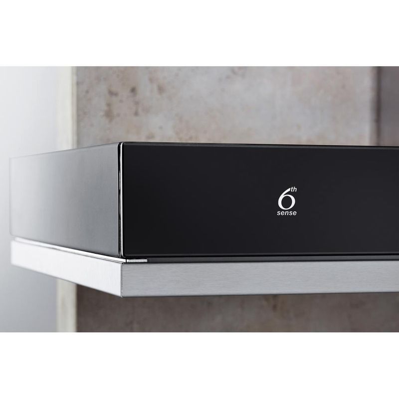 Whirlpool-Okap-Do-zabudowy-WHSS-90F-TS-K-Czarny-Kominowy-Elektroniczny-Lifestyle-detail