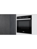 Whirlpool-Piekarnik-Do-zabudowy-W6-OM4-4S1-H-BL-Elektryczny-A--Lifestyle-perspective
