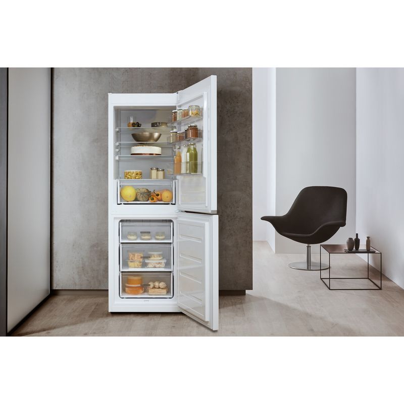 Whirlpool-Lodowka-z-zamrażarką-Wolnostojące-W5-711E-W-Biały-Dwudrzwiow-y-a-Lifestyle-frontal-open