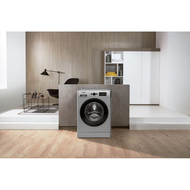 Whirlpool-Pralka-Wolnostojące-EFWG81283SBPL-Srebrny-Ładowany-od-frontu-A----Lifestyle-frontal