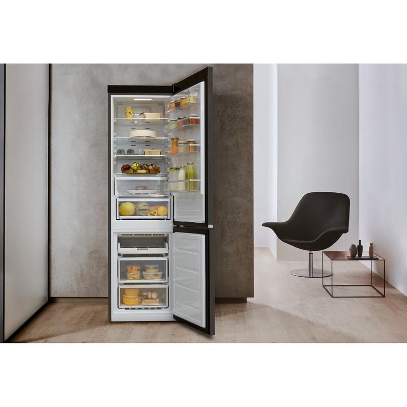 Whirlpool-Lodowka-z-zamrażarką-Wolnostojące-W9-931D-KS-Czarny-inox-Dwudrzwiow-y-a-Lifestyle-frontal-open