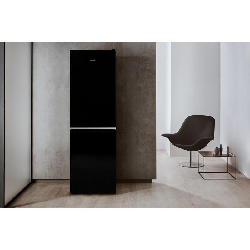 Whirlpool-Lodowka-z-zamrażarką-Wolnostojące-W7-811I-K-Czarny-Dwudrzwiow-y-a-Lifestyle-frontal