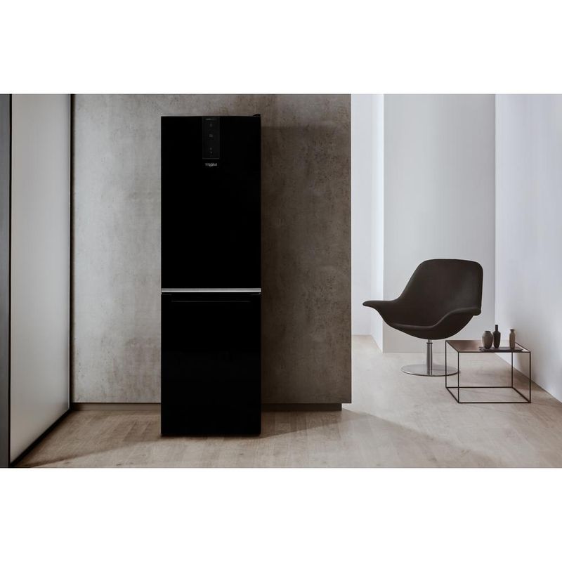 Whirlpool-Lodowka-z-zamrażarką-Wolnostojące-W7-821O-K-Czarny-Dwudrzwiow-y-a-Lifestyle-frontal