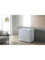 Whirlpool-Zamrażarka-Wolnostojące-WHS2121-Biel-Lifestyle-perspective