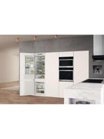 Whirlpool-Lodowka-z-zamrażarką-Do-zabudowy-WHC20-T352-Biel-Dwudrzwiow-y-a-Lifestyle-perspective-open