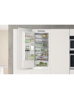 Whirlpool-Lodowka-z-zamrażarką-Do-zabudowy-WHC20-T352-Biel-Dwudrzwiow-y-a-Lifestyle-detail