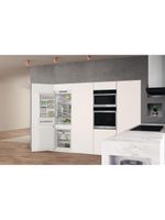 Whirlpool Lodówka z zamrażarką Do zabudowy WHC18 T594 Biel Dwudrzwiow(y)a Lifestyle perspective open