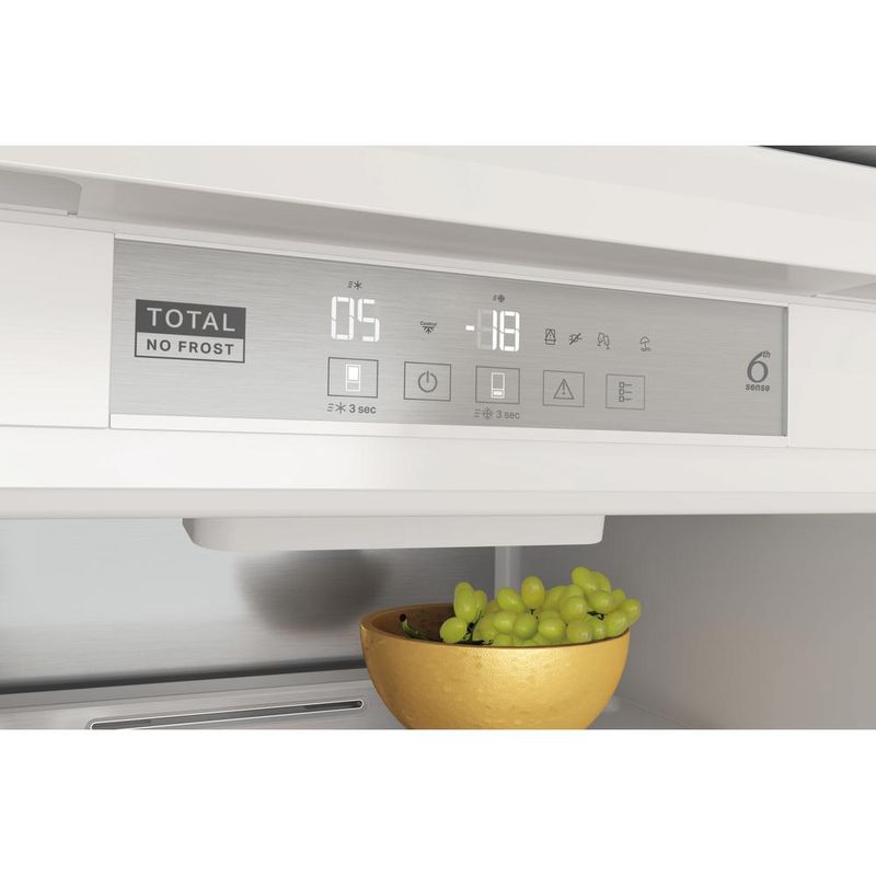 Whirlpool Lodówka z zamrażarką Do zabudowy WHC18 T573 Biel Dwudrzwiow(y)a Control panel