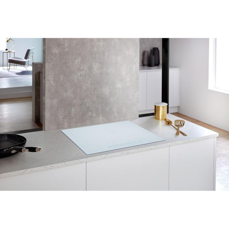 Whirlpool-Płyta-grzewcza-ACM-808-BA-WH-Biel-Induction-vitroceramic-Lifestyle-perspective