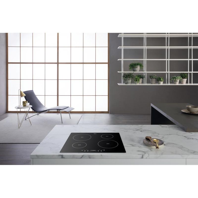 Whirlpool-Płyta-grzewcza-ACM-806-NE-Czarny-Induction-vitroceramic-Lifestyle-frontal-top-down