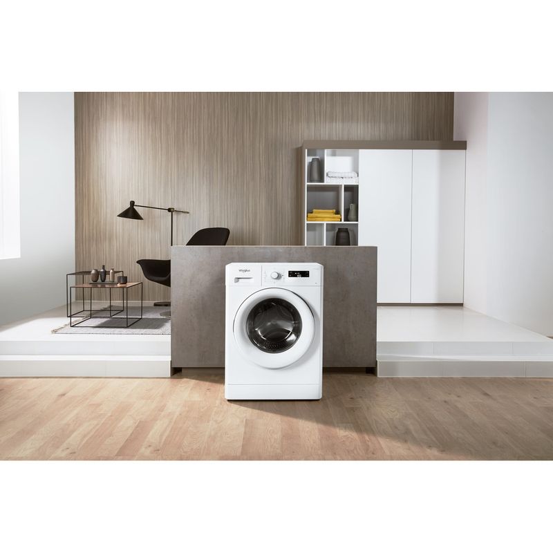 Whirlpool-Pralka-Wolnostojące-FWSF61053W-PL-Biel-Ładowany-od-frontu-A----Lifestyle-frontal