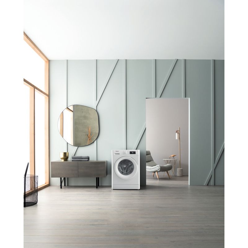 Whirlpool-Pralka-Wolnostojące-FWSG71253W-PL-Biel-Ładowany-od-frontu-A----Lifestyle-frontal