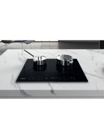 Whirlpool-Płyta-grzewcza-WL-B5860-AL-Czarny-Induction-vitroceramic-Lifestyle-frontal-top-down