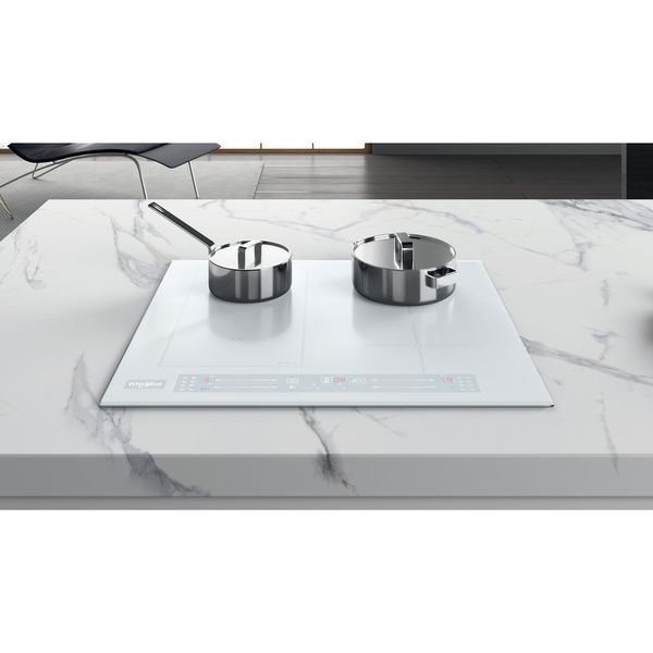 Whirlpool-Płyta-grzewcza-WL-S5360-BF-W-Biel-Induction-vitroceramic-Lifestyle-frontal-top-down