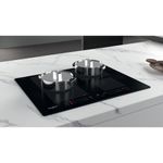 Whirlpool-Płyta-grzewcza-WF-S2765-NE-IXL-Czarny-Induction-vitroceramic-Lifestyle-perspective