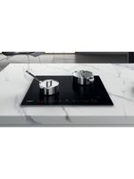 Whirlpool-Płyta-grzewcza-WL-S8560-AL-Czarny-Induction-vitroceramic-Lifestyle-frontal-top-down