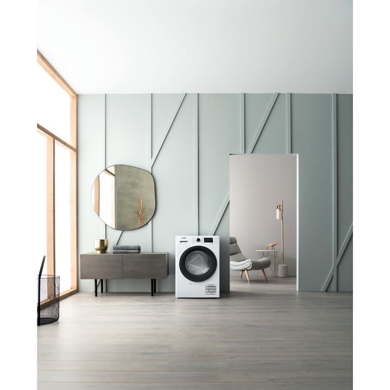 Whirlpool-Suszarka-FT-M22-9X2B-EU-Biel-Lifestyle-frontal