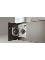Whirlpool-Pralka-Do-zabudowy-BI-WMWG-91484-PL-Biel-Ładowany-od-frontu-C-Lifestyle-perspective-open
