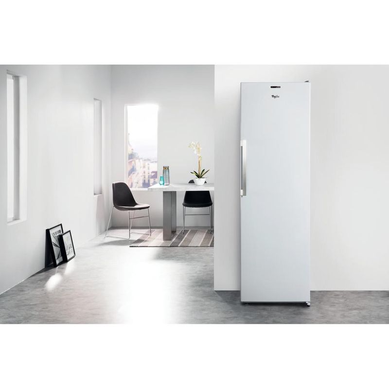 Whirlpool Lodówka Wolnostojące SW8 AM2Y WR 2 Biały Lifestyle frontal