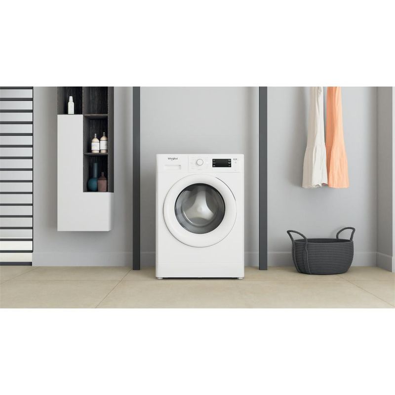 Whirlpool-Pralka-Wolnostojące-FWSG-61251-W-PL-N-Biel-Ładowany-od-frontu-F-Lifestyle-frontal