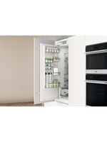 Whirlpool-Lodowka-z-zamrażarką-Do-zabudowy-WHC20-T573-P-Biel-Dwudrzwiow-y-a-Lifestyle-frontal-open