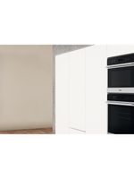 Whirlpool-Lodowka-z-zamrażarką-Do-zabudowy-WHC20-T573-P-Biel-Dwudrzwiow-y-a-Lifestyle-perspective