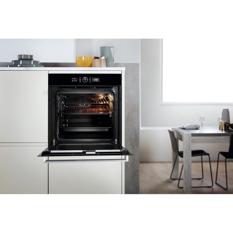 Whirlpool Piekarnik Do zabudowy AKZ9 9421 CS NB Elektryczny A+ Lifestyle frontal open