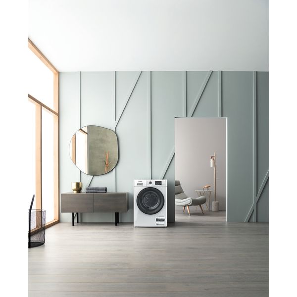 Whirlpool-Suszarka-EFTD9X3B-PL-Biel-Lifestyle-frontal