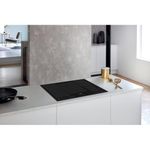 Whirlpool-Płyta-grzewcza-WT-1090-BA-Czarny-Induction-vitroceramic-Lifestyle-perspective