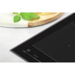 Whirlpool-Płyta-grzewcza-WT-1090-BA-Czarny-Induction-vitroceramic-Lifestyle-detail