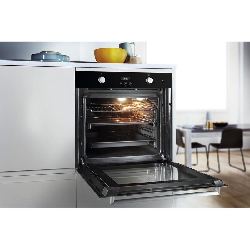 Whirlpool Piekarnik Do zabudowy AKP9 786 NB Elektryczny A Lifestyle perspective open