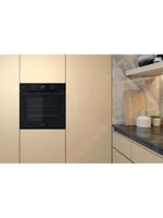 Whirlpool Piekarnik Do zabudowy OMSK58CU1B Elektryczny A+ Lifestyle frontal