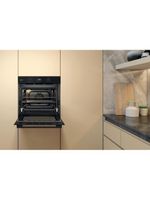 Whirlpool Piekarnik Do zabudowy OMSK58CU1B Elektryczny A+ Lifestyle frontal open
