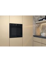 Whirlpool Piekarnik Do zabudowy OMSK58CU1B Elektryczny A+ Lifestyle perspective