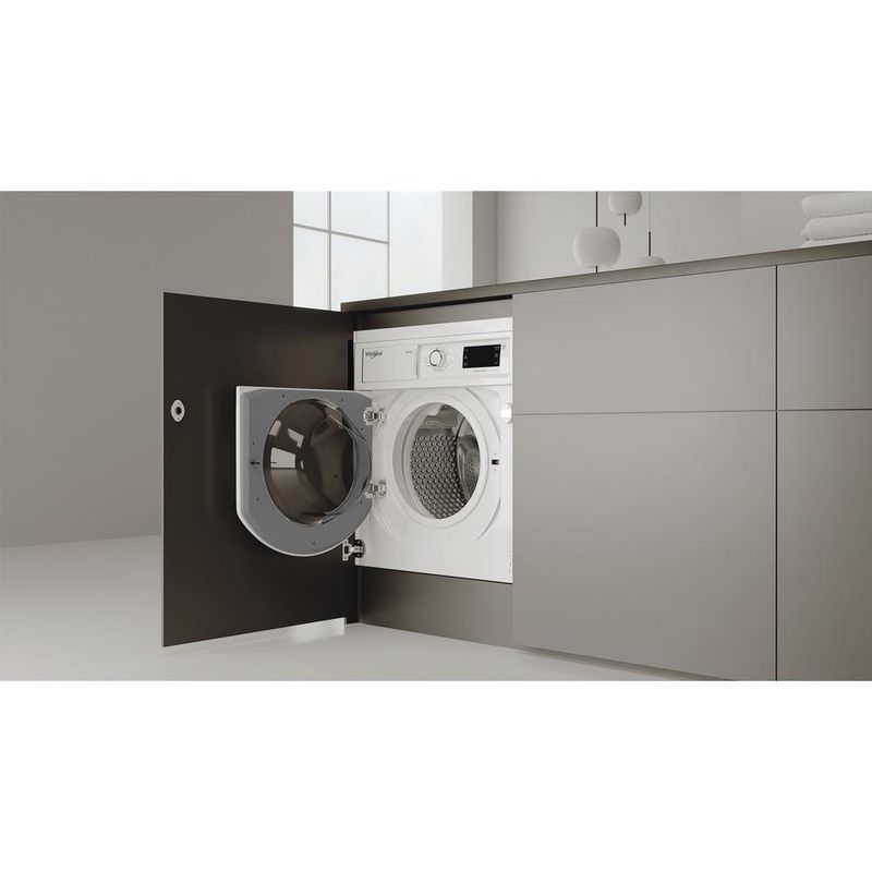 Whirlpool Pralkosuszarka Do zabudowy BI WDWG 861485 EU Biel Ładowany od frontu Lifestyle perspective open