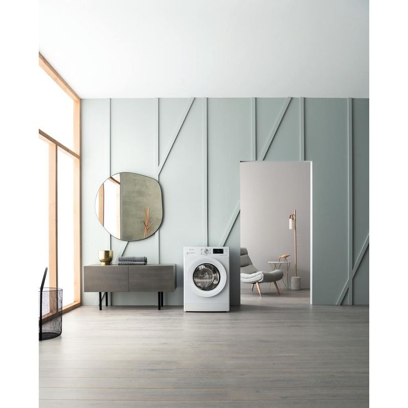 Whirlpool Pralka Wolnostojące FFS 7458 W EE Biel Ładowany od frontu B Lifestyle frontal