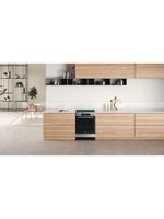 Whirlpool-Kuchenka-WS68V8CCXT-Inox-Elektryczne-Lifestyle-frontal