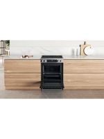 Whirlpool-Kuchenka-WS68V8CCXT-Inox-Elektryczne-Lifestyle-detail