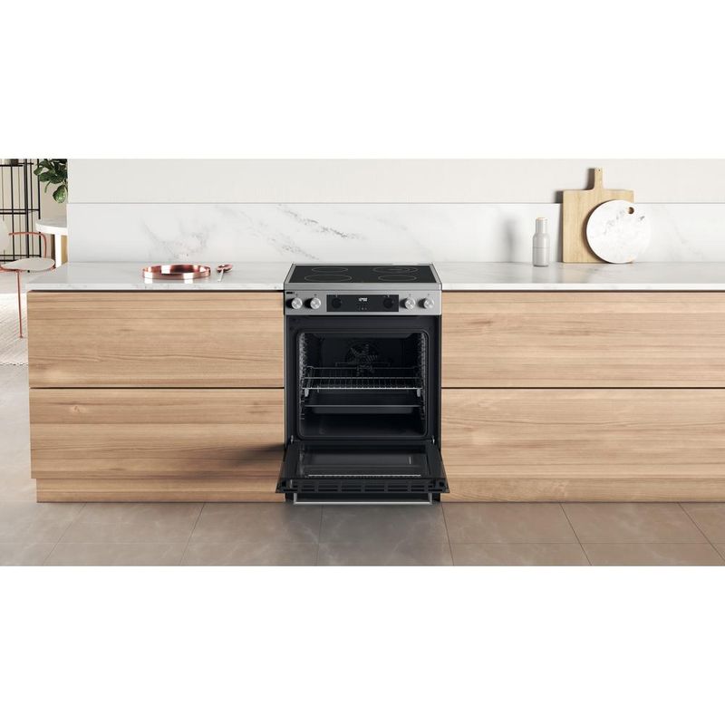 Whirlpool Kuchenka WS68V8CCXT Inox Elektryczne Lifestyle detail