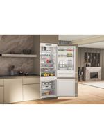 Whirlpool Lodówka z zamrażarką Do zabudowy SP40 812 EU 2 Biel Dwudrzwiow(y)a Lifestyle perspective open