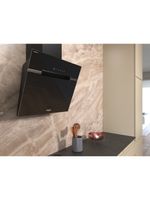 Whirlpool-Okap-Do-zabudowy-WHVS-61F-LT-DP-K-Czarny-Kominowy-Elektroniczny-Lifestyle-perspective