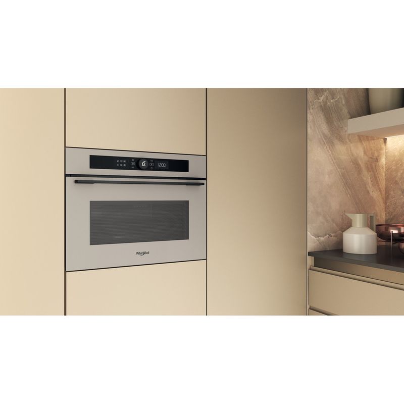 Whirlpool-Mikrofalowka-Do-zabudowy-WMW57DHME-Urban-beige-Elektroniczny-40-MW-Combi-900-Lifestyle-perspective