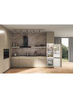 Whirlpool-Lodowka-z-zamrażarką-Do-zabudowy-WHC18D011A2-Biel-Dwudrzwiow-y-a-Lifestyle-frontal-open