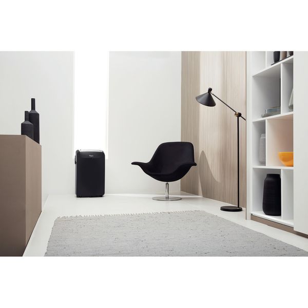 Whirlpool Klimatyzator PACB212HP A On/Off Czarny Lifestyle frontal